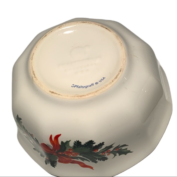 Vintage Pfaltzgraff Christmas Nut, Candy, Appetizers Bowls Set of Two - Picture 6 of 6